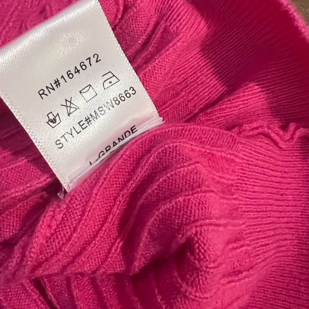 & Merci womens hot Pink Ruffled sweater size L - Picture 8 of 8
